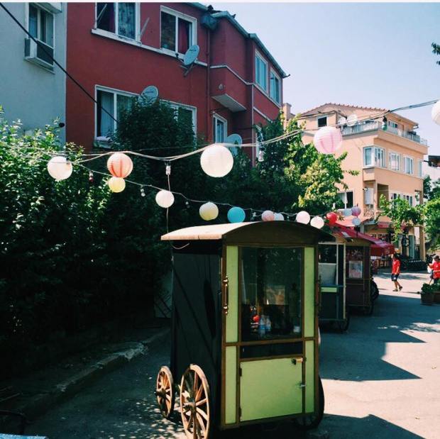 #buyukada #travel #holiday #tatil #seyahat #rocks #sokaklar #street #art #fashion #light #yanlizlik #alone #lonely #lovehim #misshim #ask #love 